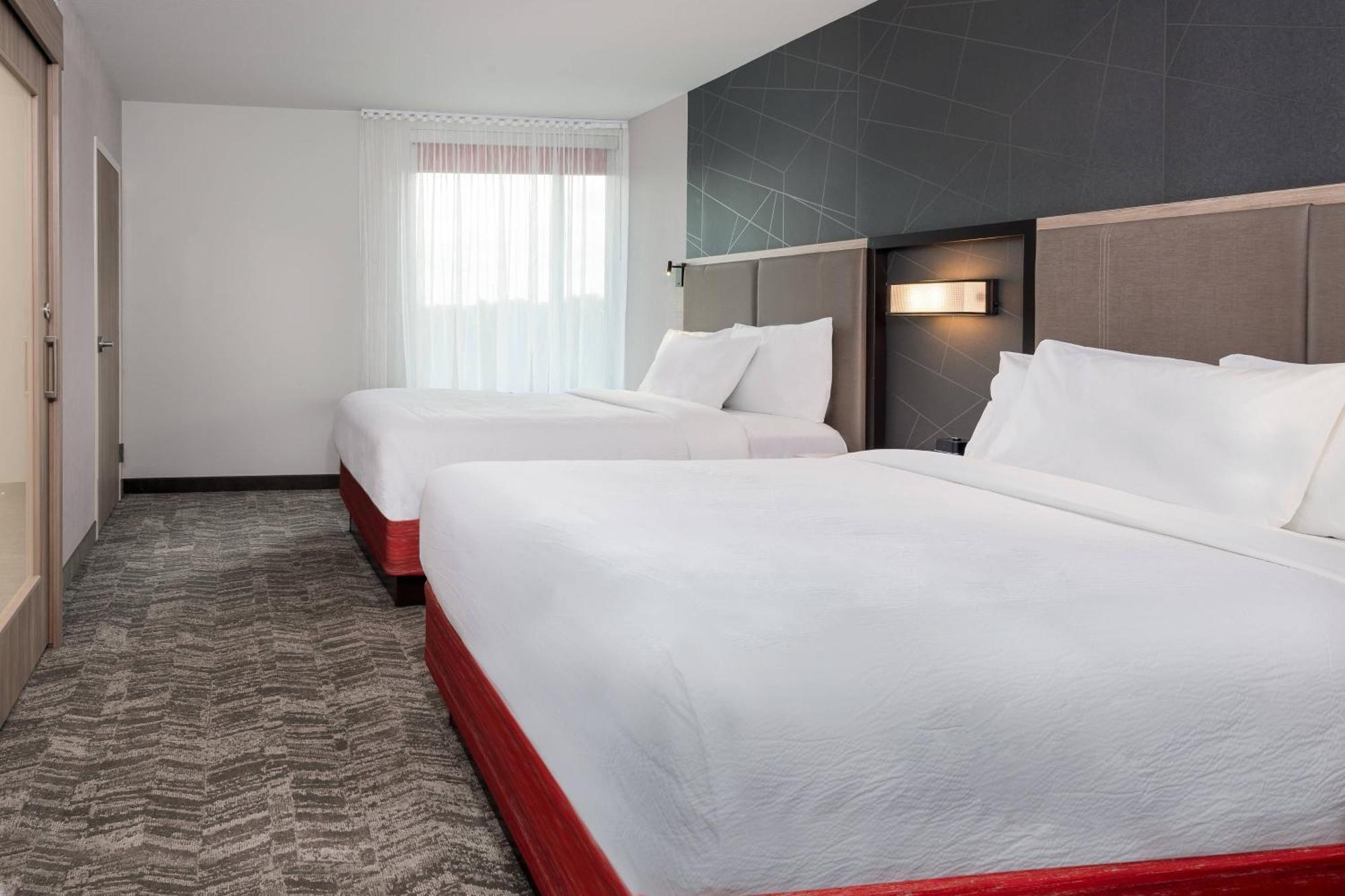 Springhill Hotel 3*