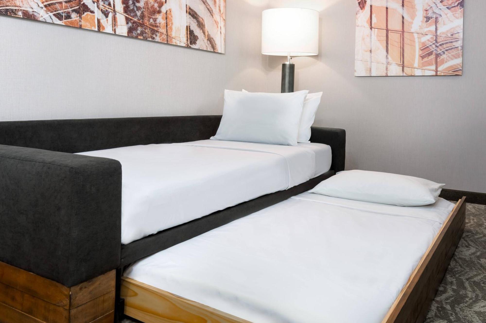Springhill Hotel 3*